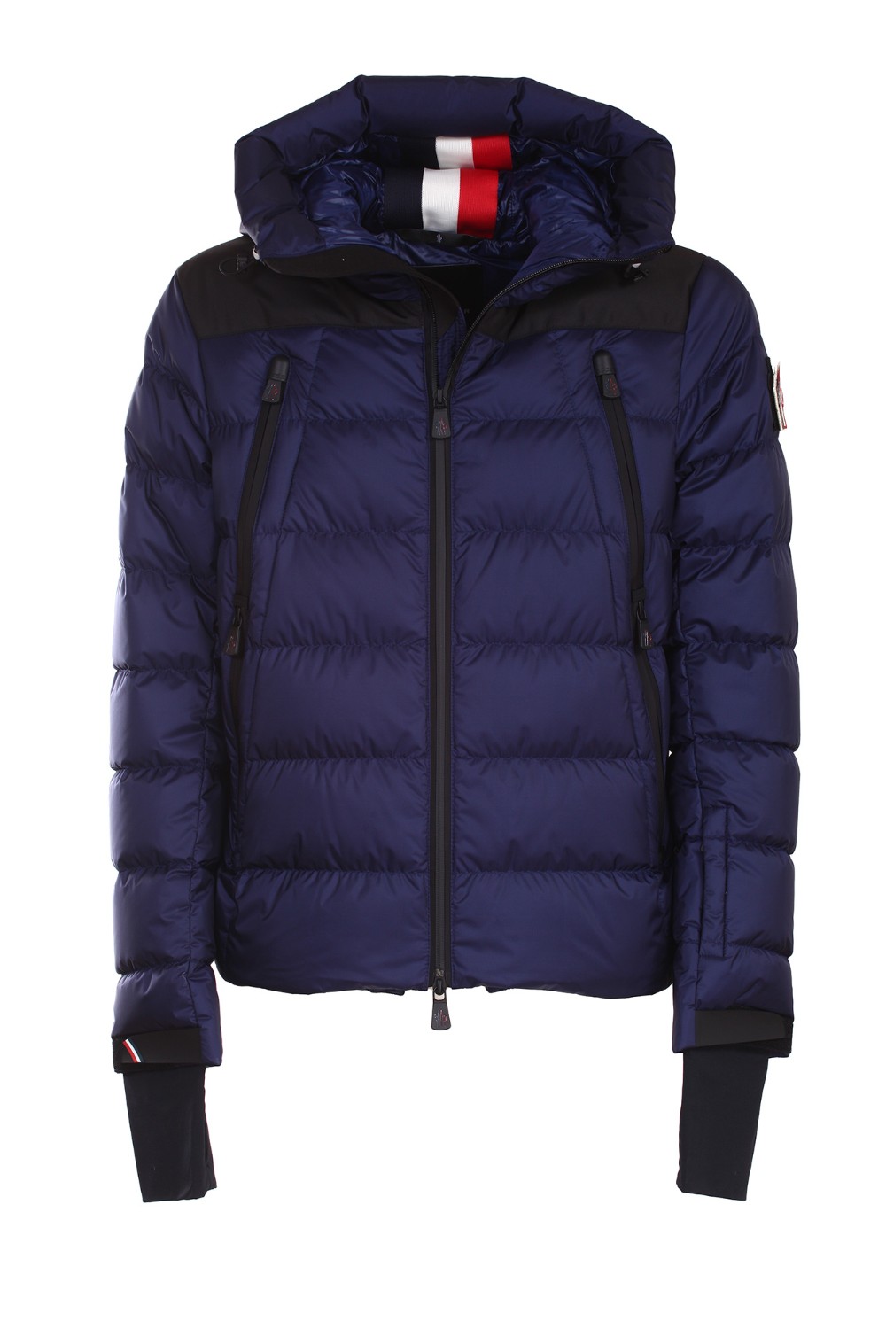 shop MONCLER GRENOBLE Sales Piumino: Moncler piumino corto Camurac.
Realizzato in twill tecnico goffrato 2 layer.
Fodera in nylon.
Imbottitura in piuma.
Cappuccio regolabile con dettagli tricolore.
Chiusura anteriore con zip AquaGuard® by YKK®.
Tasche con zip AquaGuard® by YKK.
Interno con tasca per device e tasca in microrete per maschera da sci con panno pulisci lenti.
Ghetta antivento per il corpo.
Polsi con ghetta antivento in jersey elasticizzat.o
Taschino per skipass sulla manica.
Polsi e fondo del capo regolabili.
Composizione: 100% Poliammide.
Imbottitura: 90% Piumino, 10% Piuma.
Fabbricato in Romania.. CAMURAC 1A50540 53864-614 number 5289155